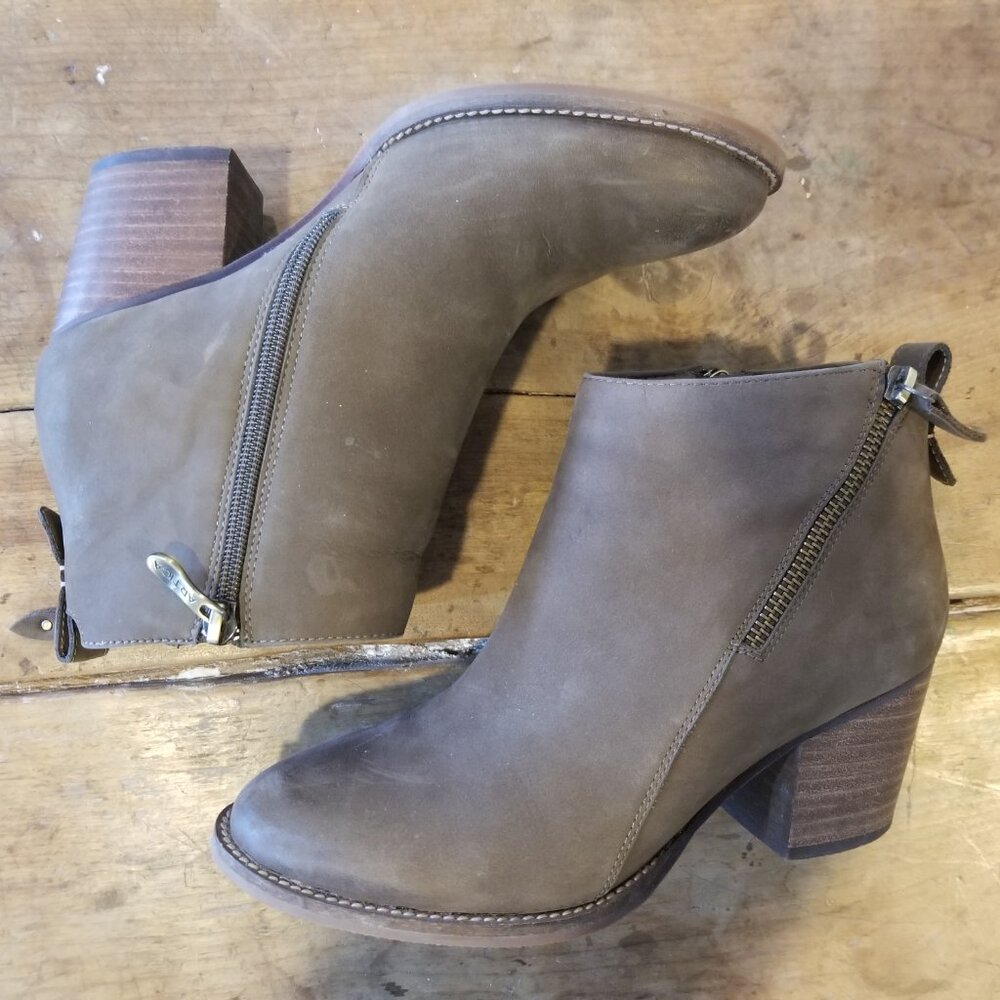 Women's Artica Ankle Boots waterproof size 7